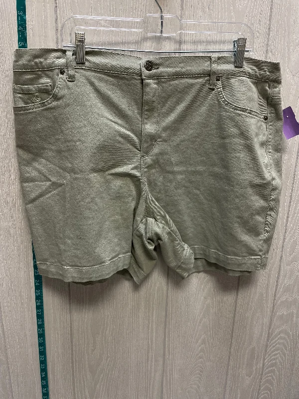 Green Shorts Gloria Vanderbilt, Size 18