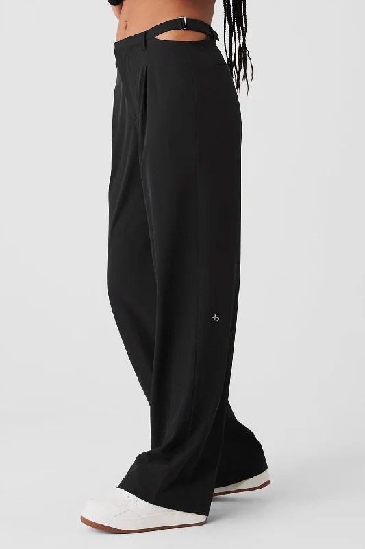 Seasonal Sale Mid-Rise Showdown Trouser - Black